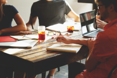 9 Key Tips For An Effective Panel Discussion In Your Webinar
