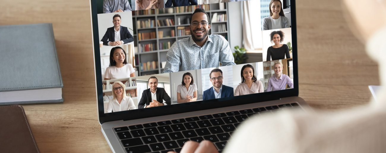 Qu’est-ce que la vidéoconférence ? 4 éléments clés pour faire les réunions en ligne correctement