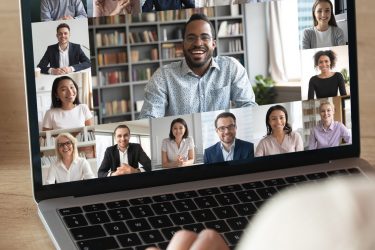 Qu’est-ce que la vidéoconférence ? 4 éléments clés pour faire les réunions en ligne correctement