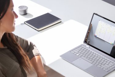 ¿Qué es un webcast? Todo lo que necesitas saber sobre la organización de grandes eventos virtuales