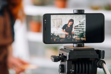 Jak wykorzystać live streaming podczas wydarzeń online – relacja z webinaru