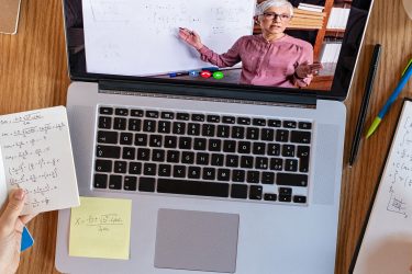 Zaproszenie na konferencję “Nauka zdalna i hybrydowa dla uczelni wyższych: technologia, finanse, perspektywy”