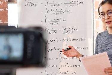 Nauka hybrydowa — co to znaczy? Skuteczne sposoby na naukę hybrydową