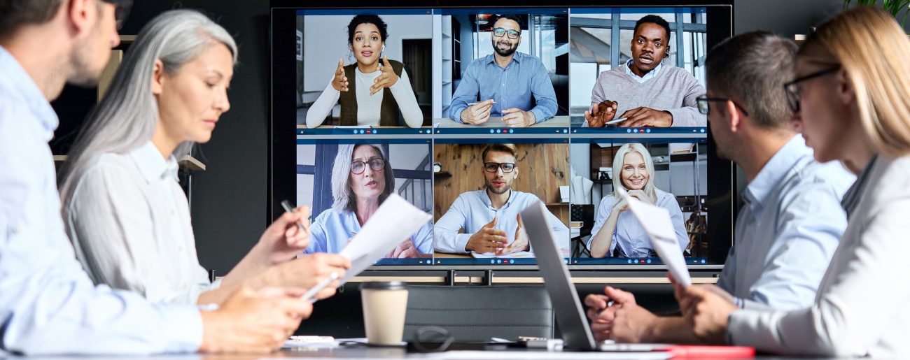 Зал видеоконференций: Как подготовить идеальное пространство для проведения виртуальных совещаний