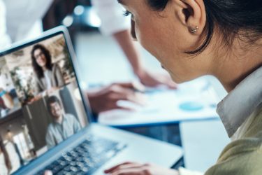 Webinary w uczelni – nie tylko edukacja! Case Study AHE w Łodzi: relacja z webinaru